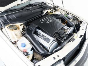 Audi V8 1990 года  (EU)